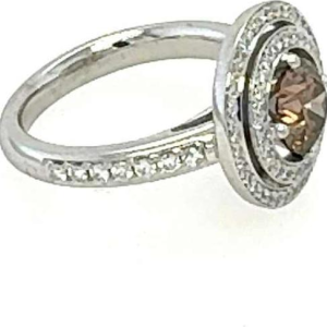 Bague en or blanc 18k avec diamant cognac et diamants blancs