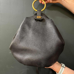 Delvaux, sac "Rose des Vents" en cuir noir grainé