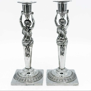 Neurenberg 1780 paar kariatidefakkels, massief zilver