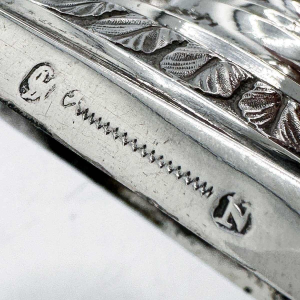 Neurenberg 1780 paar kariatidefakkels, massief zilver