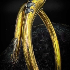 Belle époque snake bangle bracelet in gold, diamond, sapphires, emeralds, late 19th century