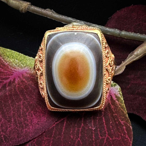 Oude Ottomaanse ring, bezet met een cabochon-agaat