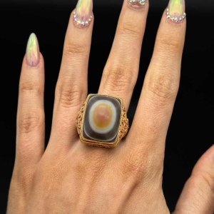 Oude Ottomaanse ring, bezet met een cabochon-agaat