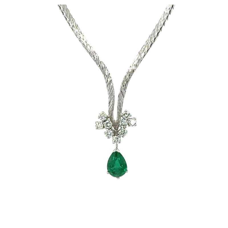 Collier en or blanc 18k avec émeraude taille marquise et diamants taille brillant