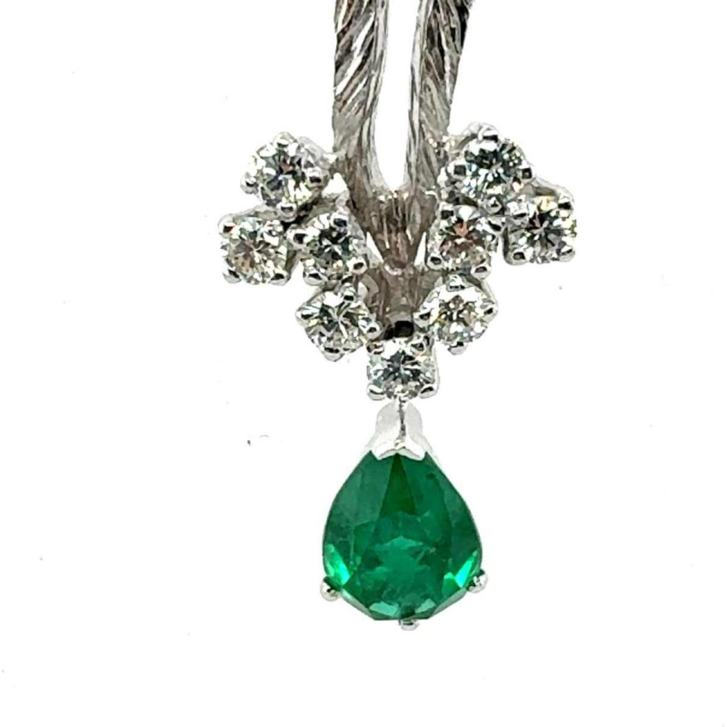 Ketting in 18k wit goud met marquise smaragd en diamanten