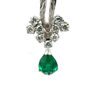 Ketting in 18k wit goud met marquise smaragd en diamanten