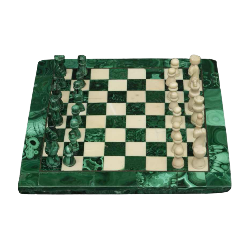 Grand échiquier en forme carrée réalisée en malachite et marbre :
