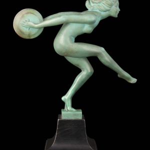 GARCIA voor MAX LE VERRIER “LANCEUSE DE DISQUES” ART DECO sculptuur van gepatineerd metaal