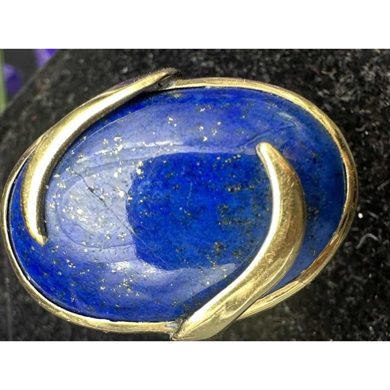 Bague Vintage Des Années 70 , Or 18k Sertie D'un Beau Cabochon De Lapis Lazuli.