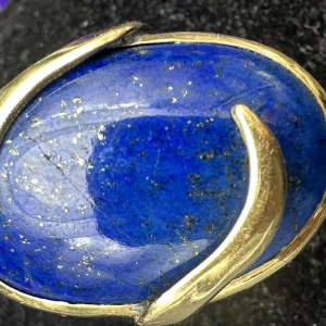 Vintage Ring From The 70s, 18k Gold Set With A Beautiful Lapis Lazuli Cabochon.
