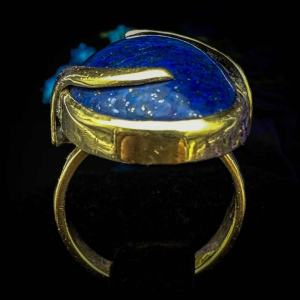 Vintage Ring From The 70s, 18k Gold Set With A Beautiful Lapis Lazuli Cabochon.