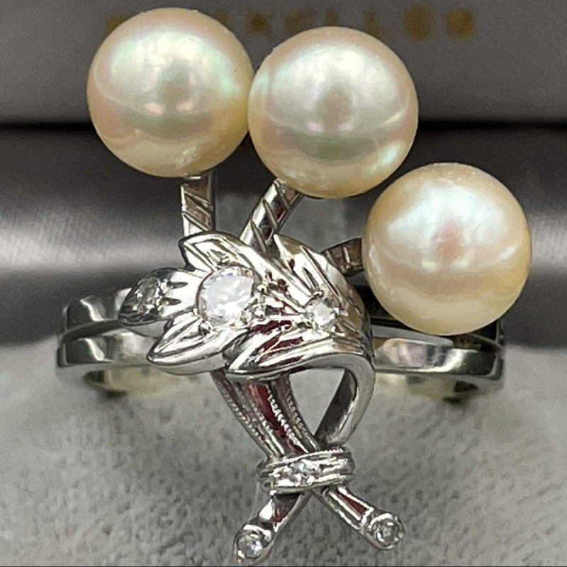 Bague gerbe en or sertie de perles et diamants