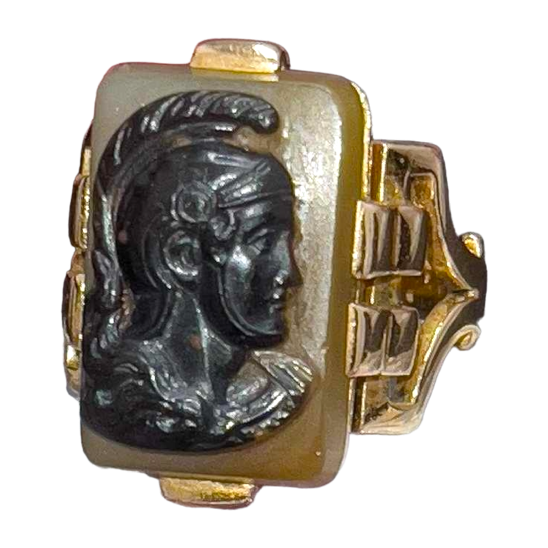 18k geelgouden ring bezet met een Minerve camee, laat 19e eeuw