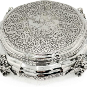 Large solid silver box 800/1000