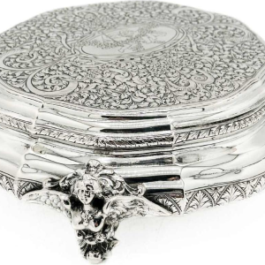 Large solid silver box 800/1000