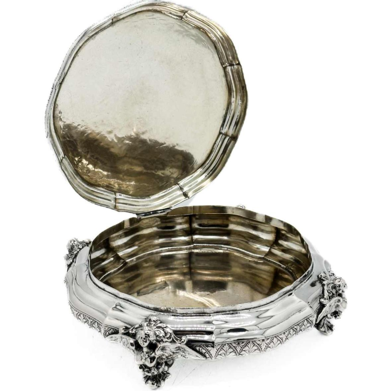 Large solid silver box 800/1000