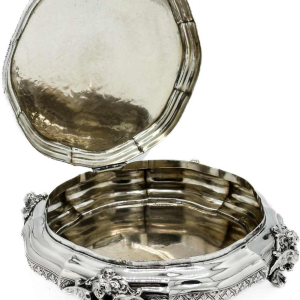 Large solid silver box 800/1000