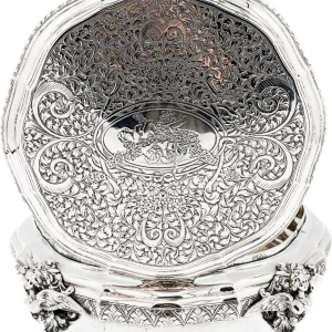 Large solid silver box 800/1000