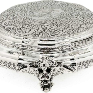 Grande coffret en argent massif 800/1000