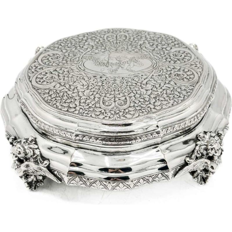 Large solid silver box 800/1000