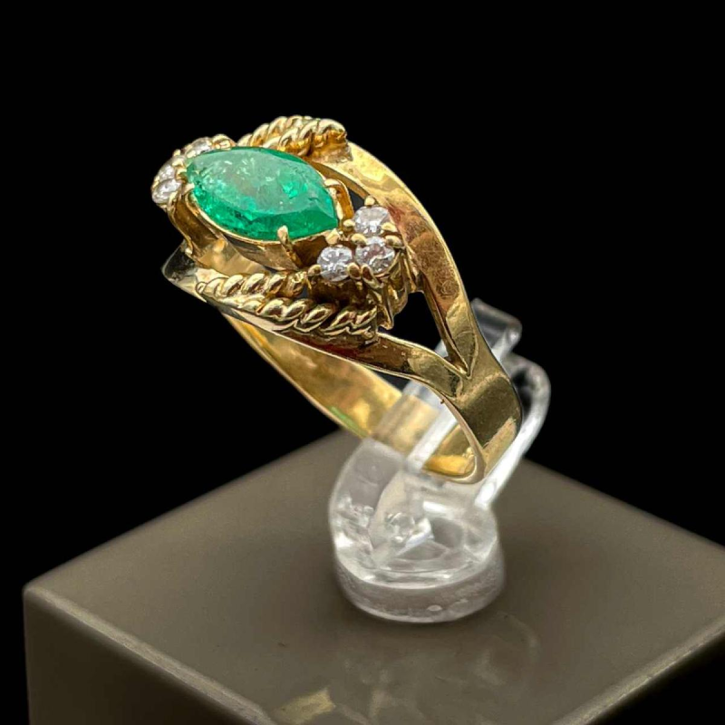 Bague émeraude marquise et diamants