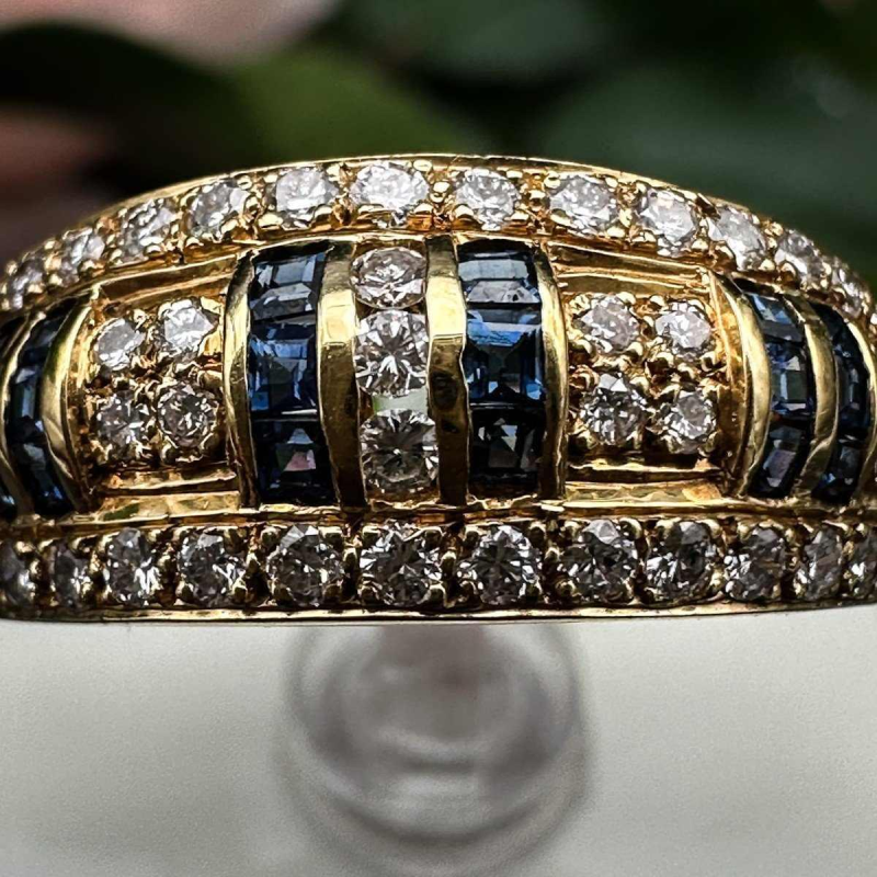 Bague en or 18k, sertie de saphirs et diamants