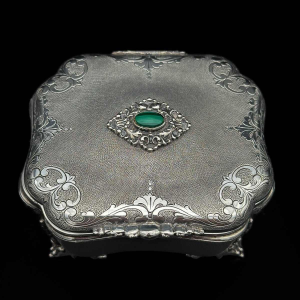 Coffret à bijoux en argent massif 800/1000 travail italien des années 1950