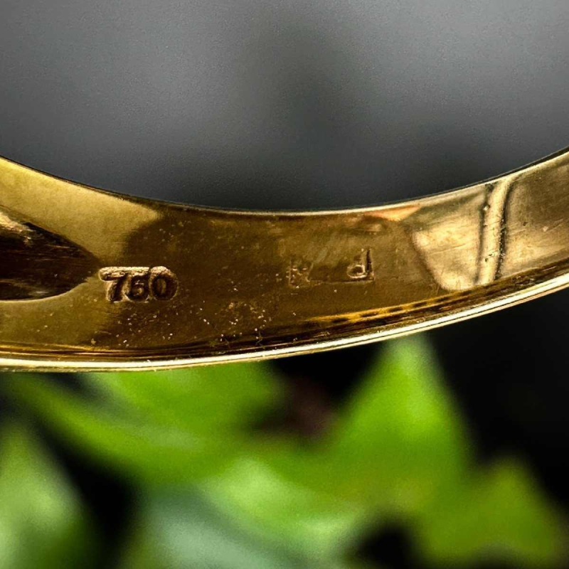 18k gouden ring bezet met saffieren en diamanten