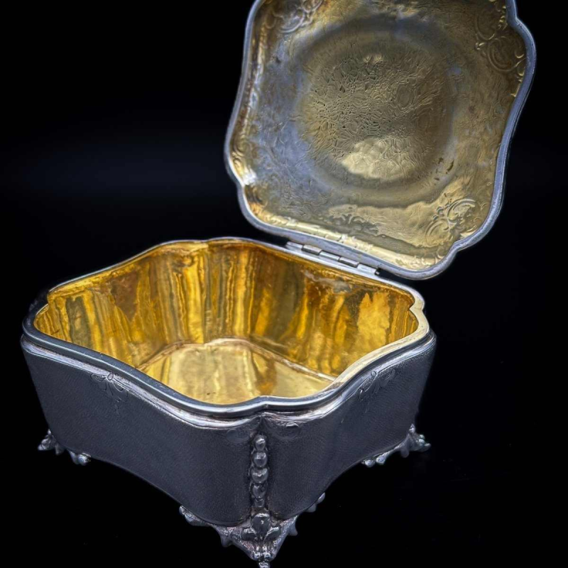 Coffret à bijoux en argent massif 800/1000 travail italien des années 1950