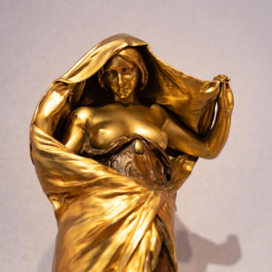 Louis-Ernest Barrias La Nature se dévoilant devant la science, bronzen sculptuur, 19e eeuw