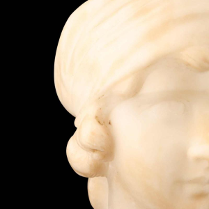 Gustave Van Vaerenbergh "Buste de jeune fille" sculpture en albâtre et marbre, fin XIXe s