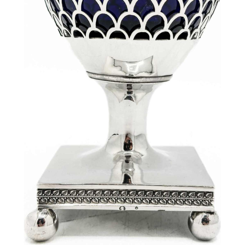 Empire-periode bezel 1809-1819 sterling zilver (950/1000) en blauw kristal.