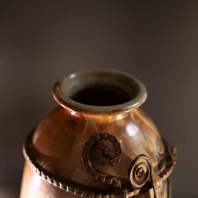 ROGER GUERIN & FRANCOIS CARION, vase obus Art Déco en gre`s sale´ grand feu, monture fer forge´, Bouffioulx ca 1920