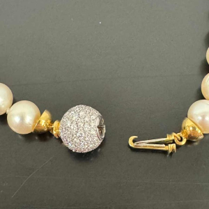 Parelketting in tweekleurig goud & diamant