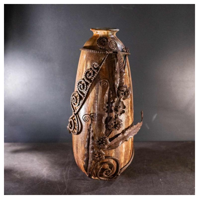 ROGER GUERIN & FRANCOIS CARION, vase obus Art Déco en gre`s sale´ grand feu, monture fer forge´, Bouffioulx ca 1920