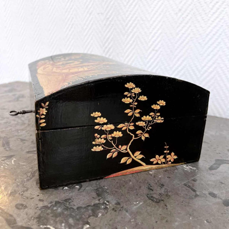 Wooden Spa box - Jolités de Spa - black lacquered Chinese décor, 18th century