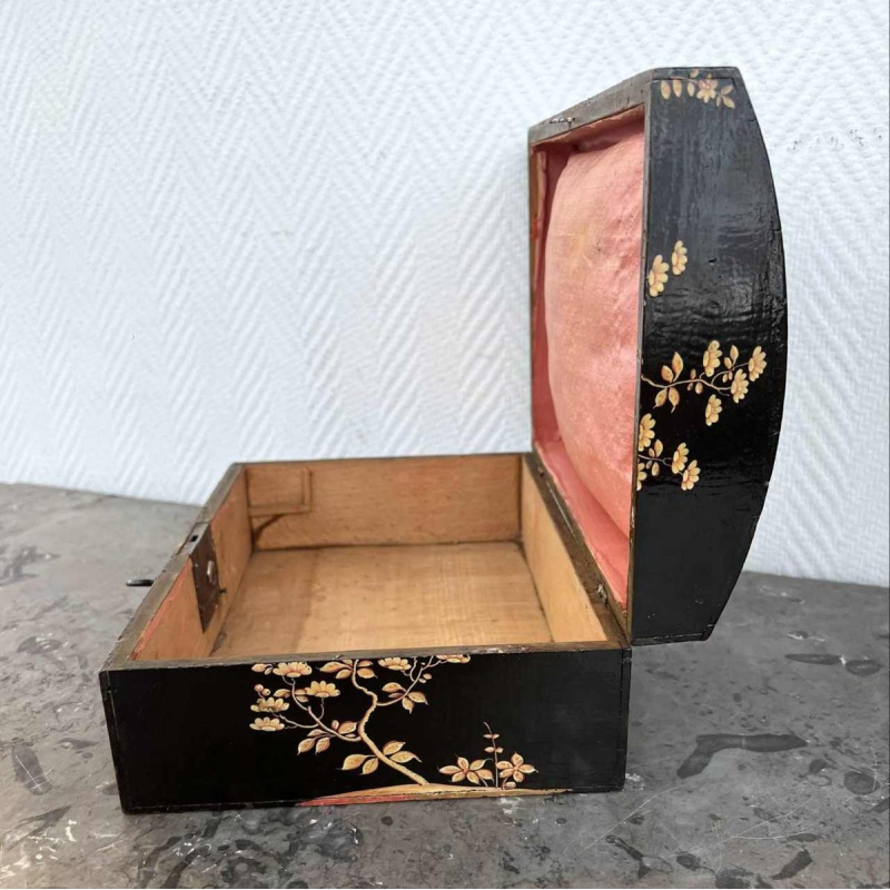 Coffret en Bois de Spa - Jolités de Spa - décor chinois laqué noir, XVIIIe siècle