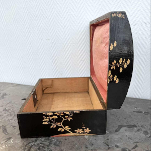Coffret en Bois de Spa - Jolités de Spa - décor chinois laqué noir, XVIIIe siècle