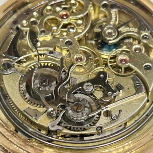 Le Phare, drievoudige datumchronograaf, maanfase en repeaters in 18k goud