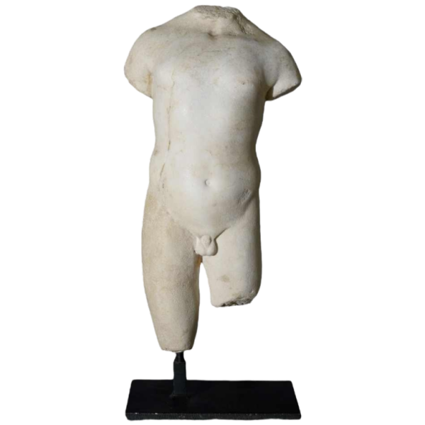 Sculpture en marbre représentant un torse d’éphèbe. Période romaine, Iᵉʳ – IIᵉ siècle apr. J.-C.