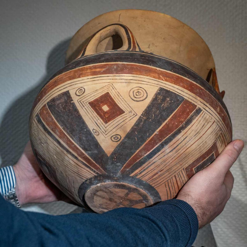 Olla with spherical fox heads, terracotta, Daunia 6th century BC