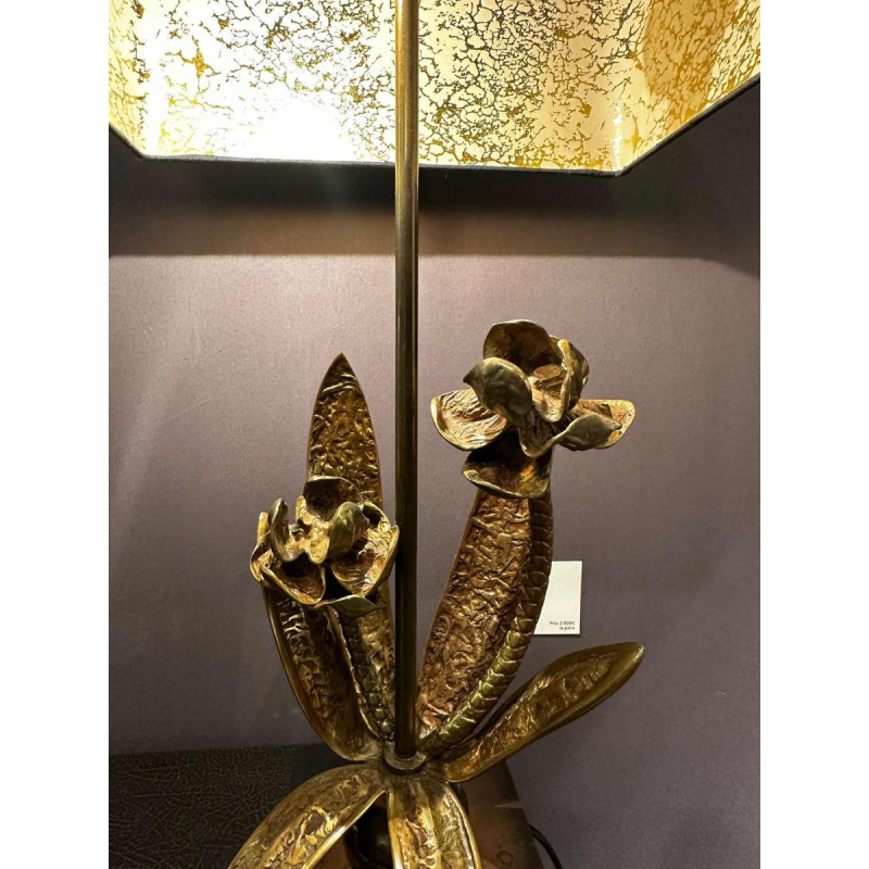 Maison Charles, paar Hollywood Regency gebloemde lampen in verguld brons