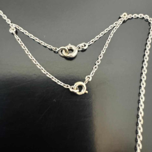 Hanger in tweekleurig goud, diamanten & natuurparel