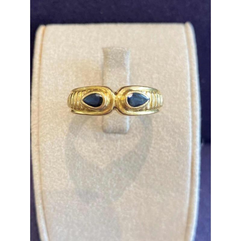 Antique-style ring, yellow gold & pear-cut sapphires
