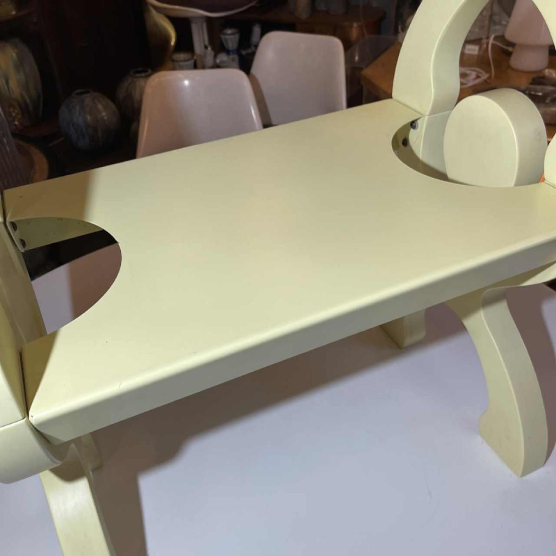 Paire Chevets Tabourets Etagères Tables Jaune Style Memphis Anthropomorphe 1980