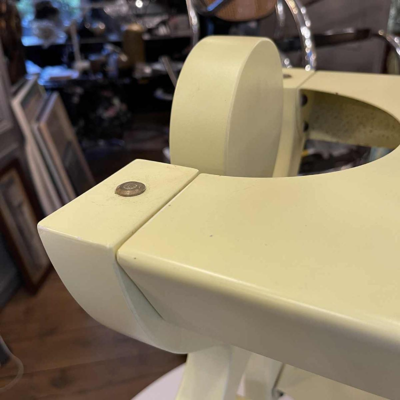 Paire Chevets Tabourets Etagères Tables Jaune Style Memphis Anthropomorphe 1980