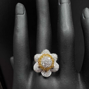 Witgouden ring met diamant & saffier