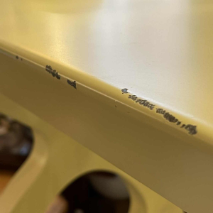 Paire Chevets Tabourets Etagères Tables Jaune Style Memphis Anthropomorphe 1980