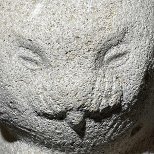 HERBERT GELDHOF "Uilen" dier sculptuur in "direct geslepen" steen, jaren 1960