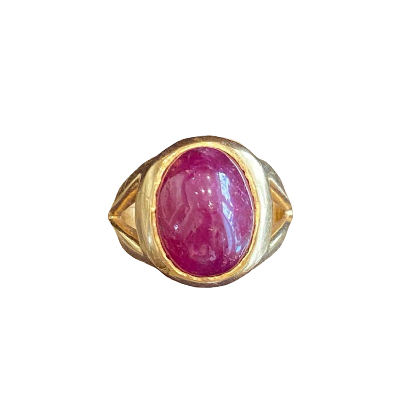 Bague chevaliÃ¨re en or jaune & rubis cabochon, ca 1980